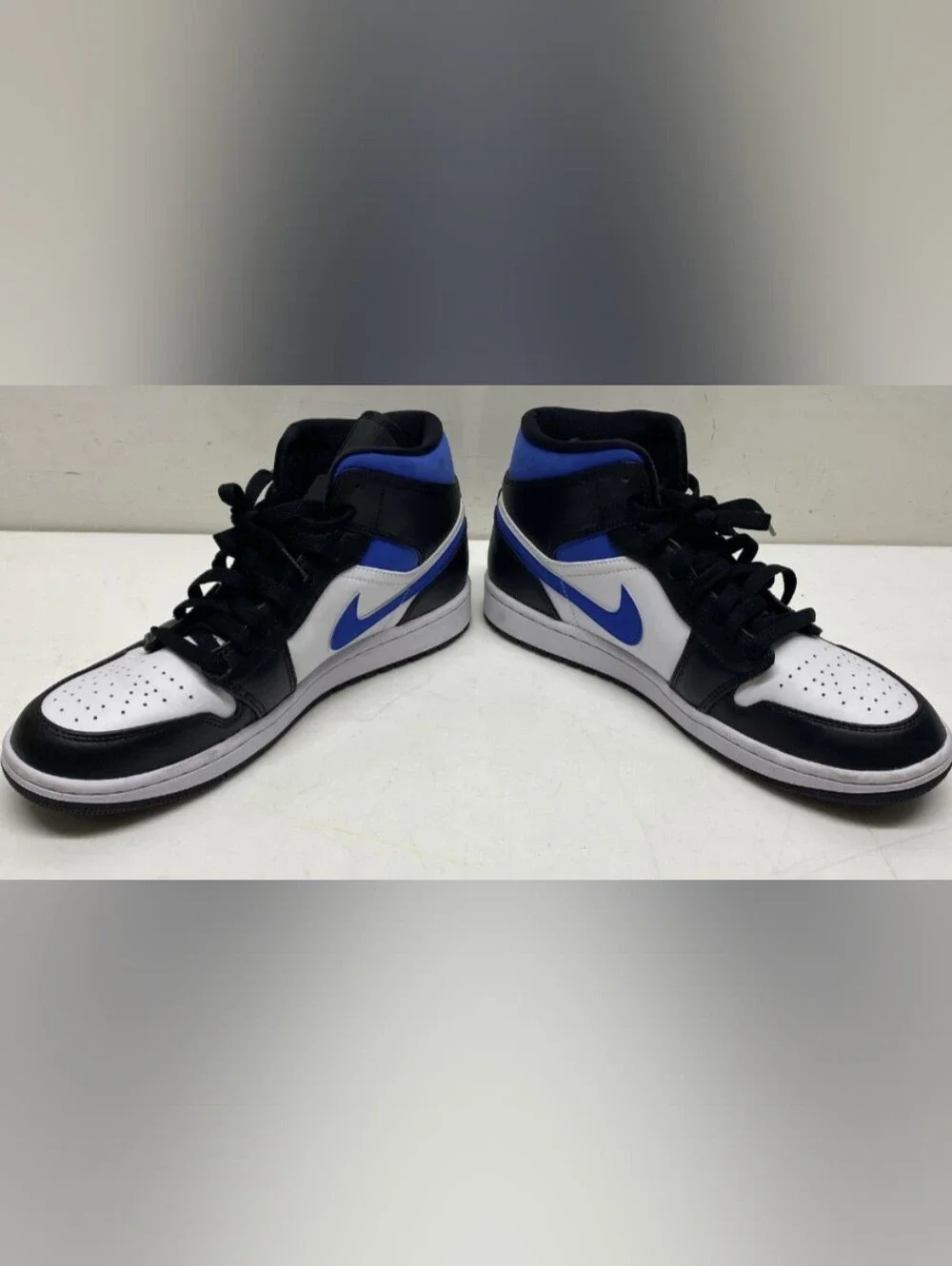 Nike Men's Air Jordan 1 Mid Black White Lace-Up Sneakers Size 8.5 Like New